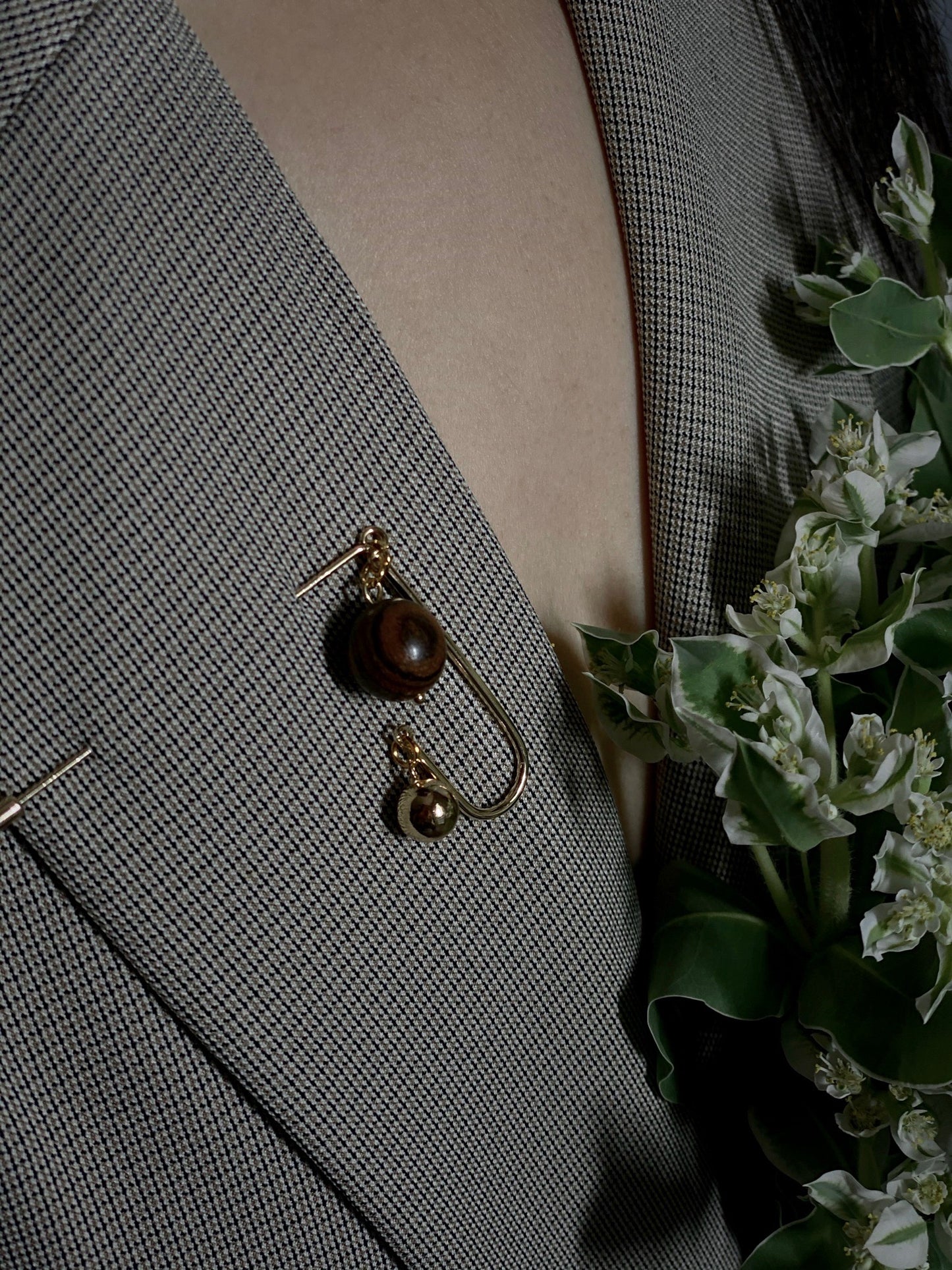Altair and Vega Brooch