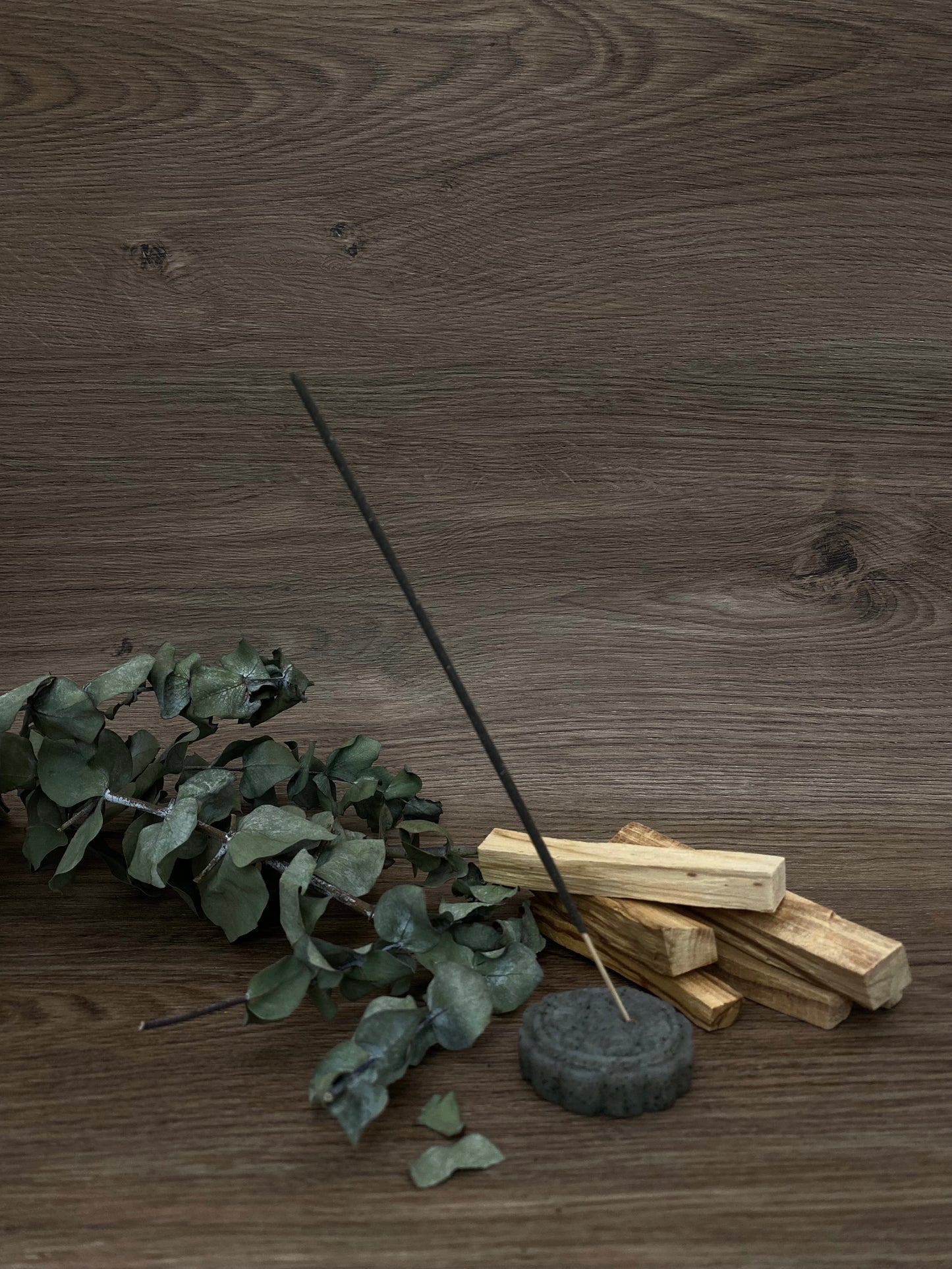 Festive Mooncake Incense & Holder (Black-Touch Wood No.7175)