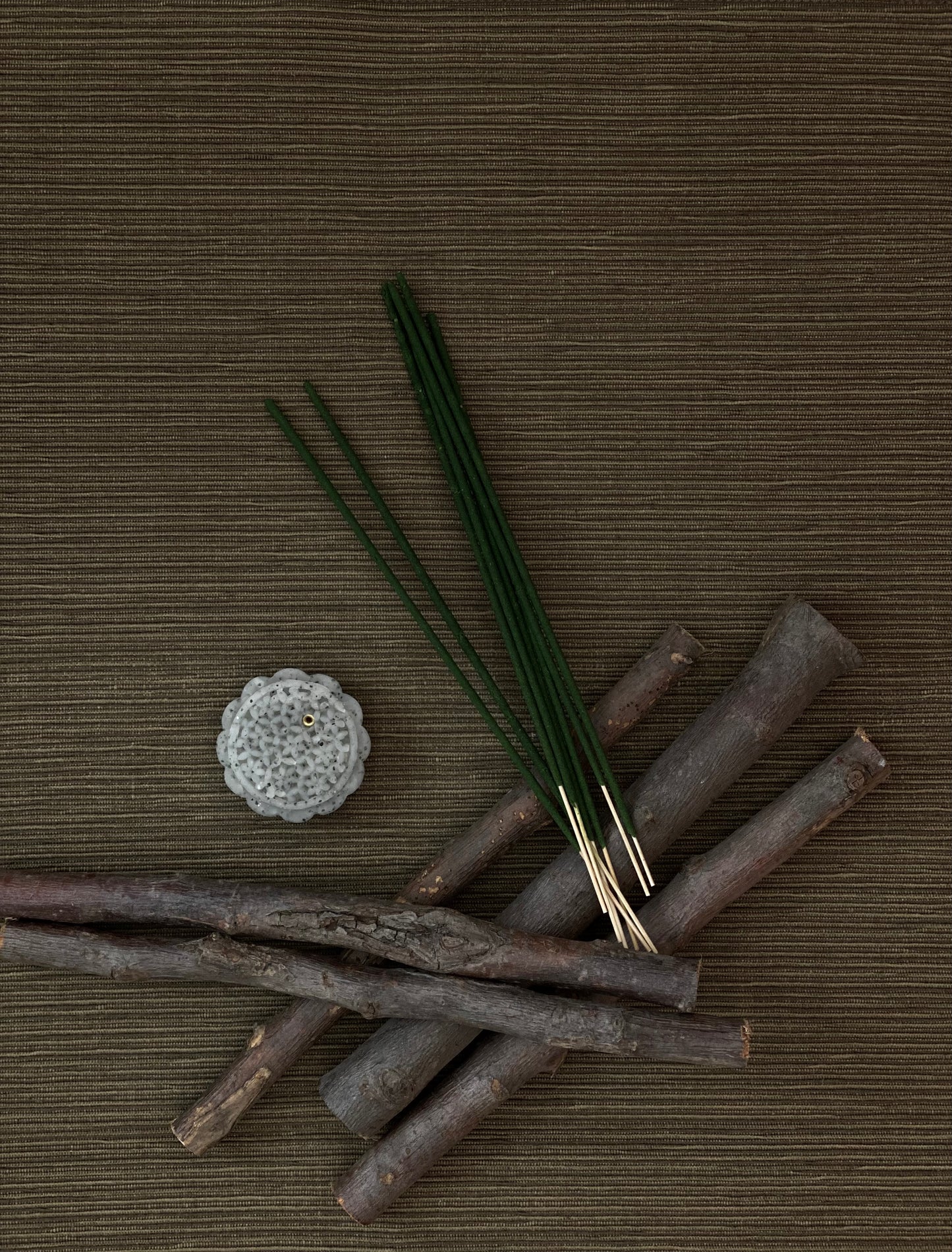 Festive Mooncake Incense & Holder (Green-Dream Garden.No.1464)