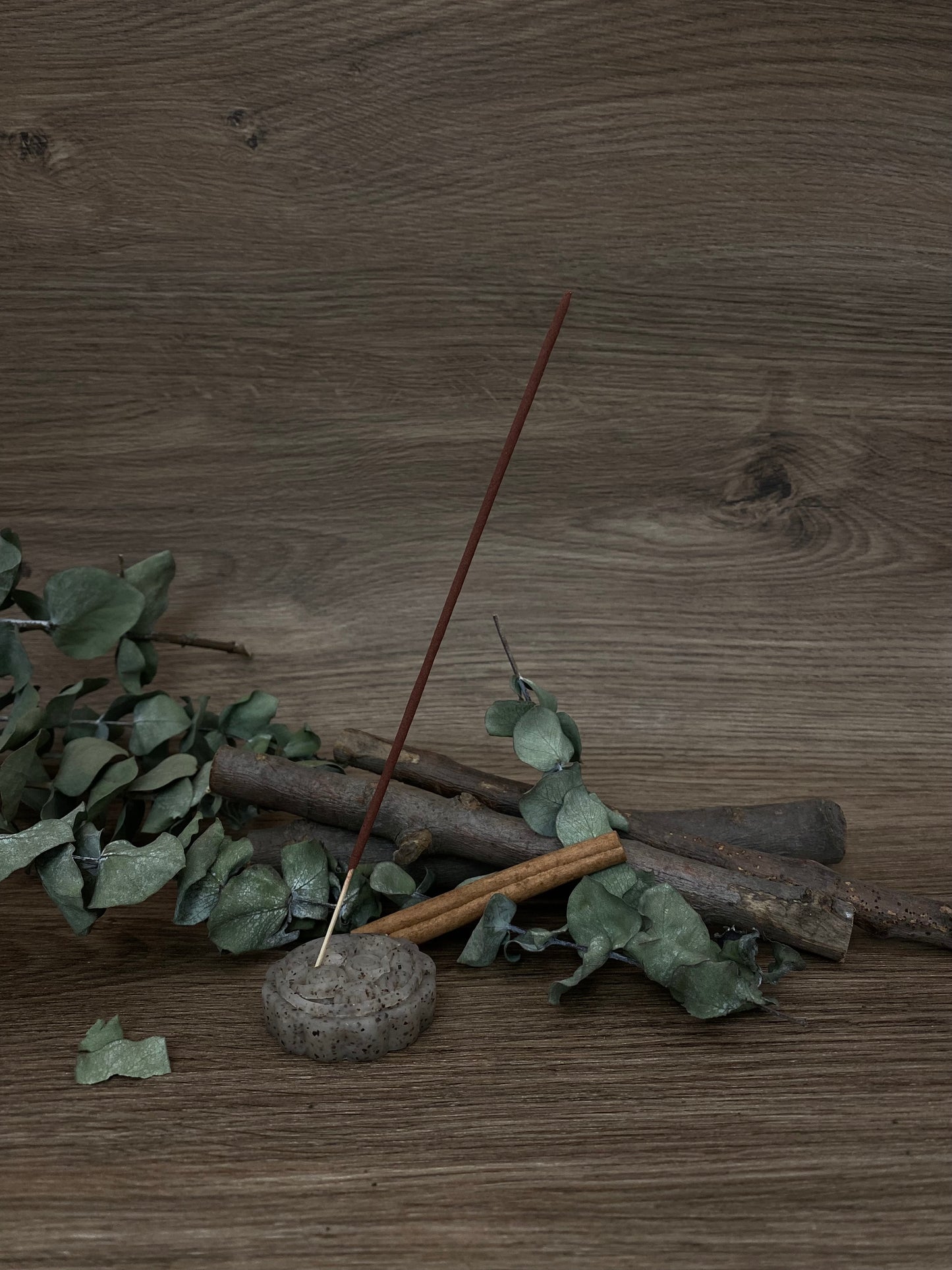 Festive Mooncake Incense & Holder (Burgundy-Brick Lane No.9388)
